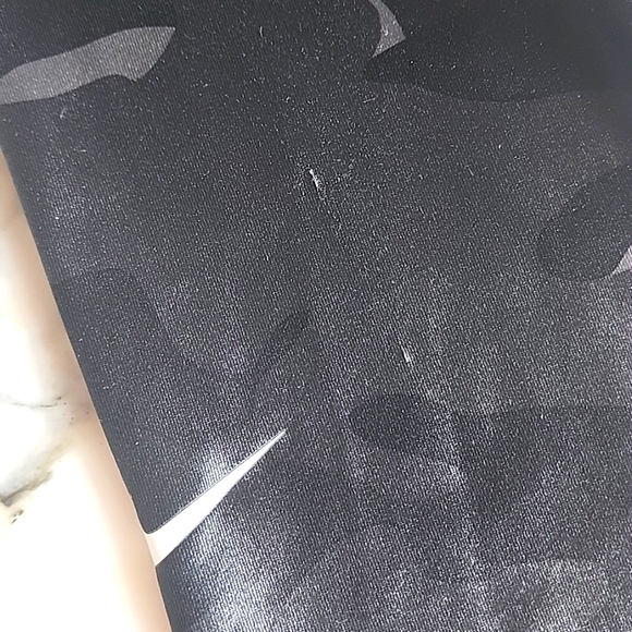 Nike Dri-FIT One Mid-Rise Camo Leggings Women's size - Picture 5 of 10